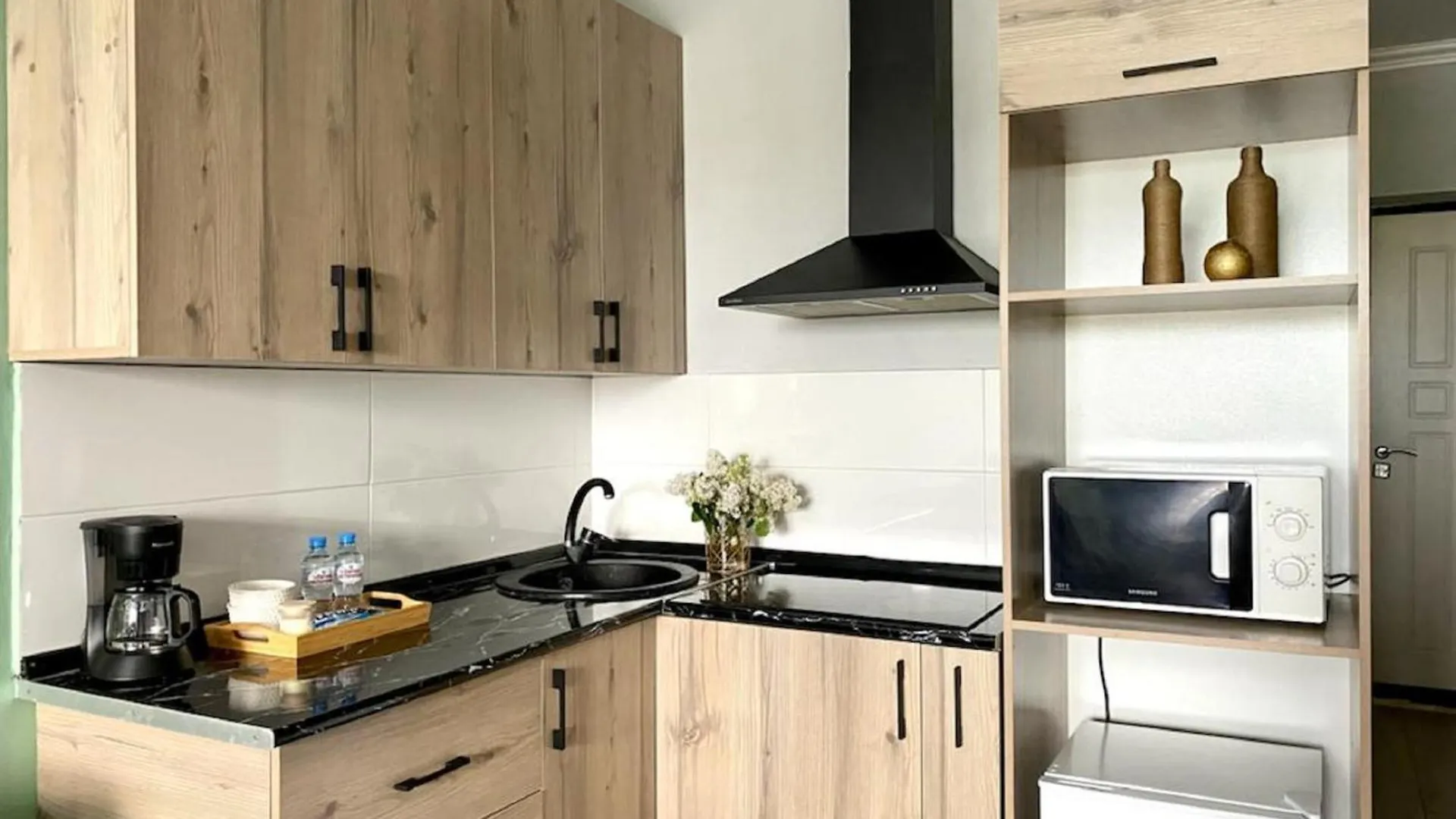 Apartment Апарт -Отель Жк Молодежный Из 20 Апартаментов В Центре Города Almaty