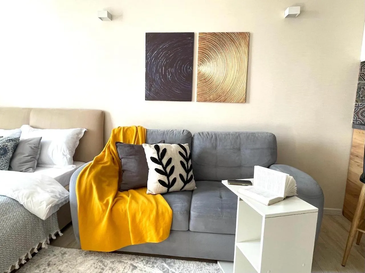 Апарт -Отель Жк Молодежный Из 20 Апартаментов В Центре Города Almaty Apartment