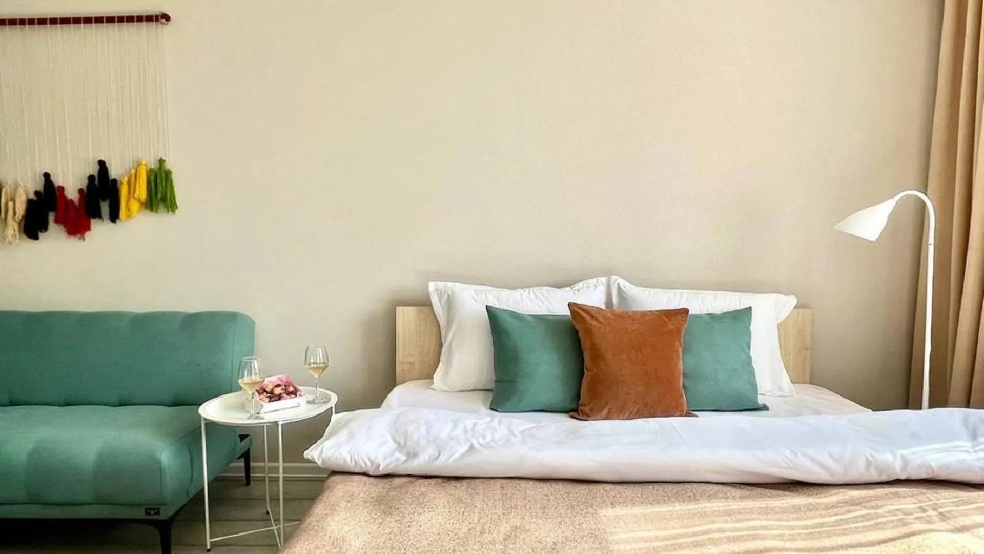Апарт -Отель Жк Молодежный Из 20 Апартаментов В Центре Города Almaty Apartment
