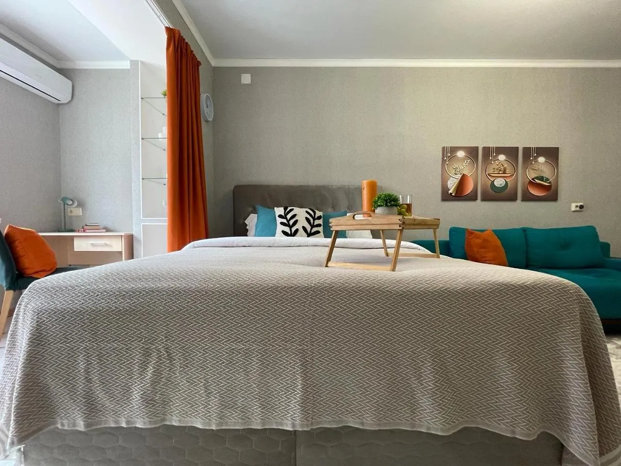 Apartment Апарт -Отель Жк Молодежный Из 20 Апартаментов В Центре Города Almaty