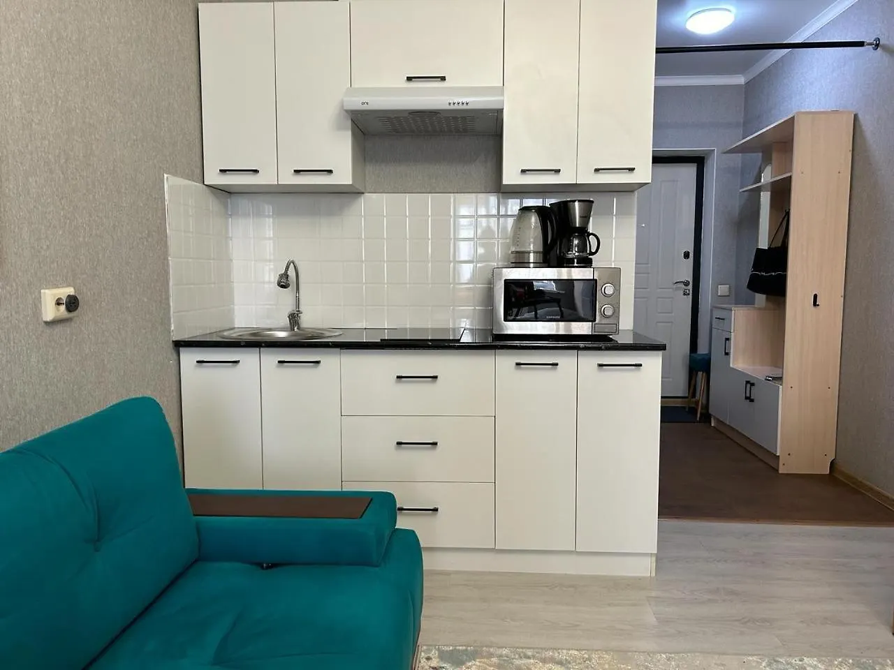 Апарт -Отель Жк Молодежный Из 20 Апартаментов В Центре Города Almaty Apartment