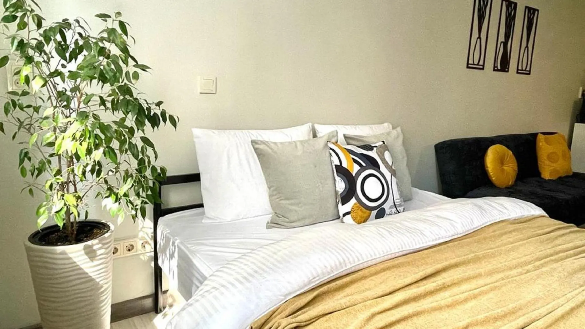 Apartment Апарт -Отель Жк Молодежный Из 20 Апартаментов В Центре Города Almaty Kazakhstan