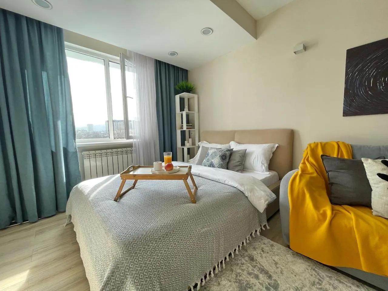 Апарт -Отель Жк Молодежный Из 20 Апартаментов В Центре Города Almaty Apartment